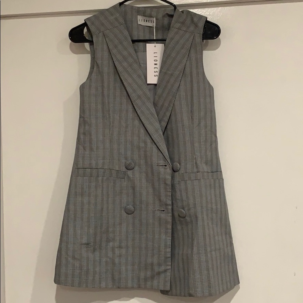 Meet this way blazer dress Lioness